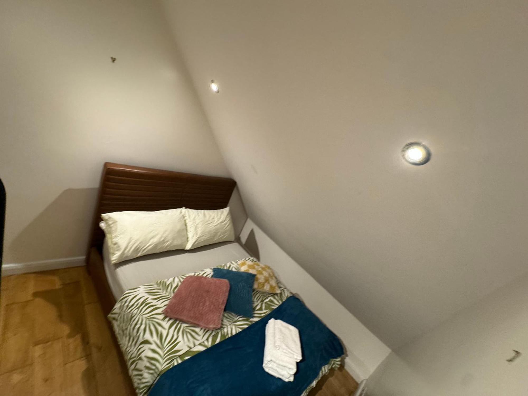 Cozy Rooms Near Central London Exterior photo