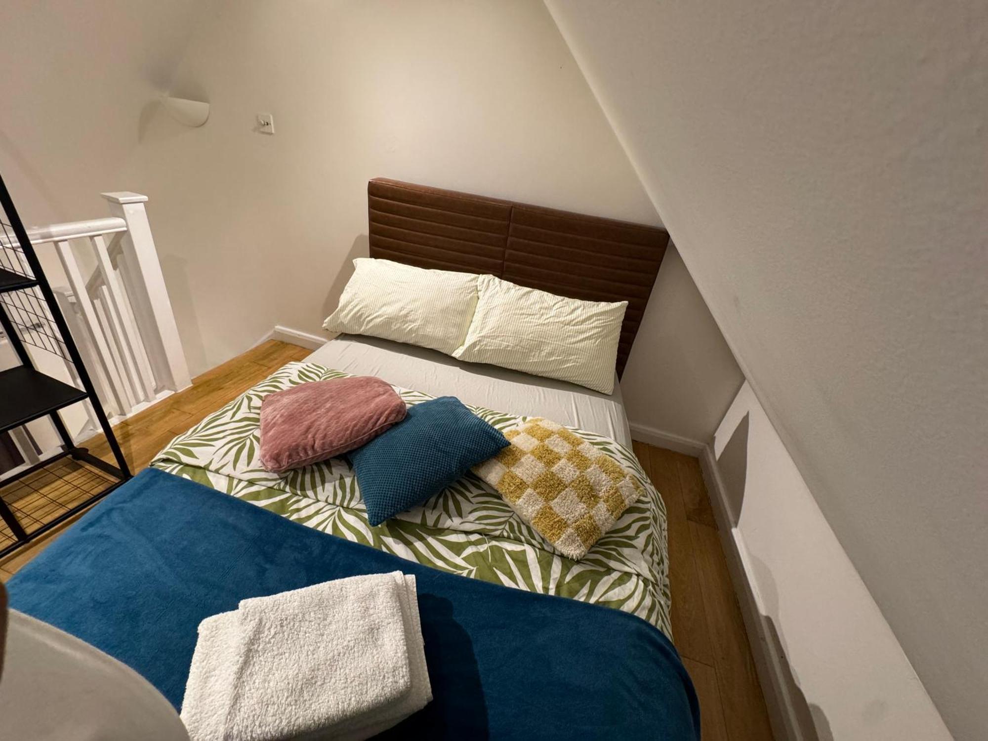Cozy Rooms Near Central London Exterior photo