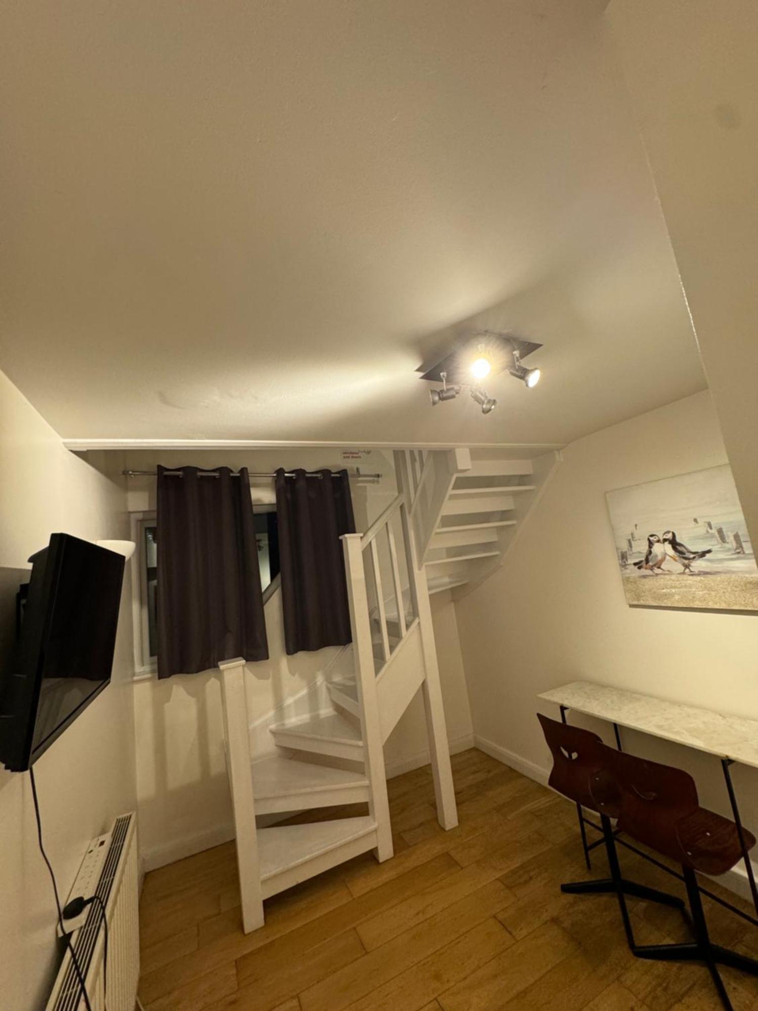 Cozy Rooms Near Central London Exterior photo