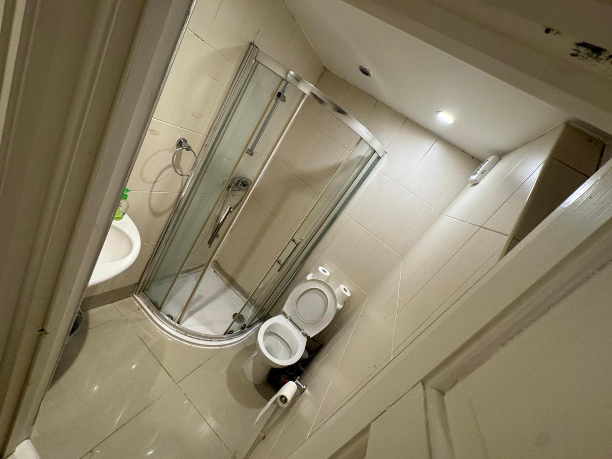 Cozy Rooms Near Central London Exterior photo