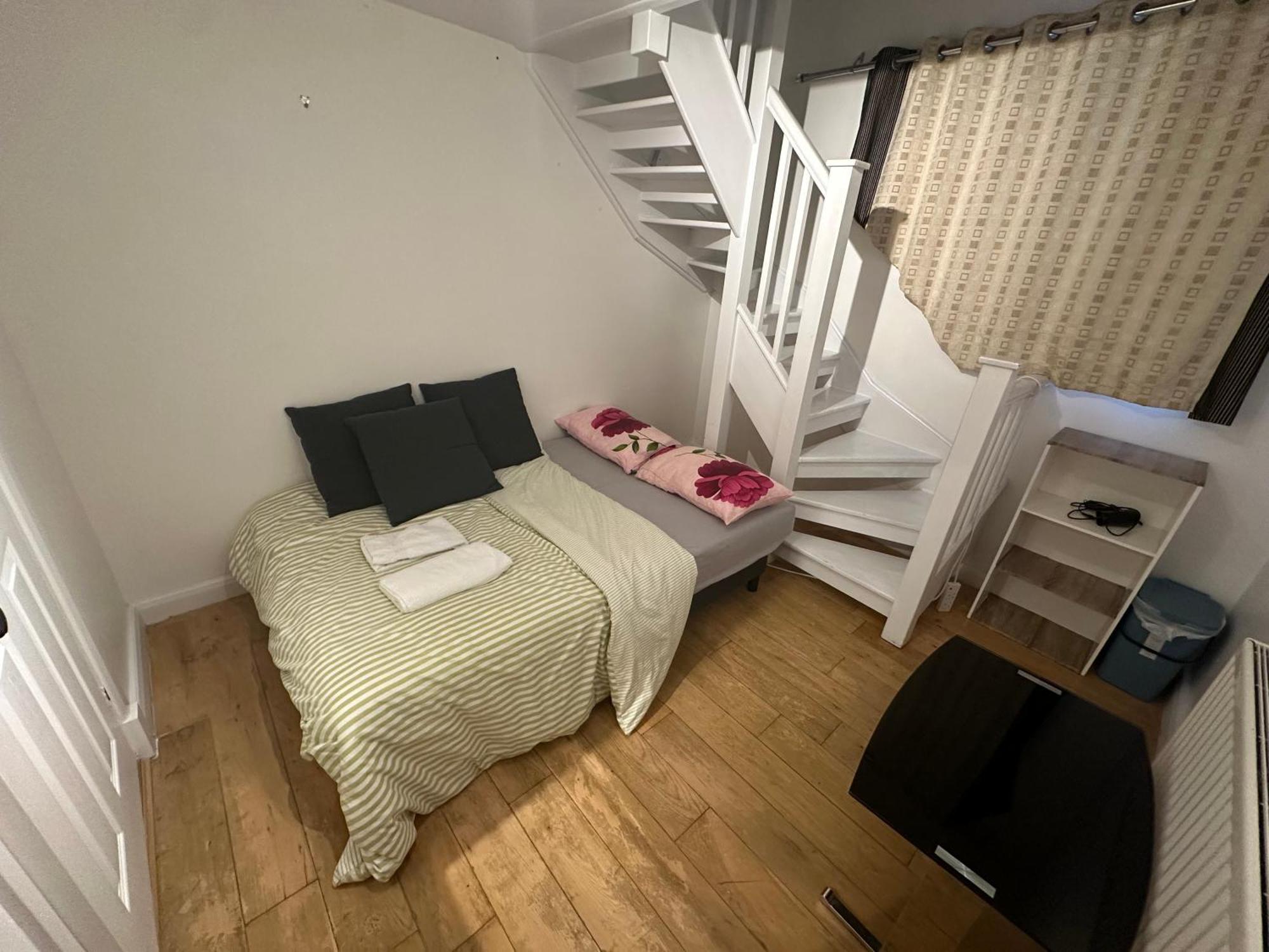 Cozy Rooms Near Central London Exterior photo