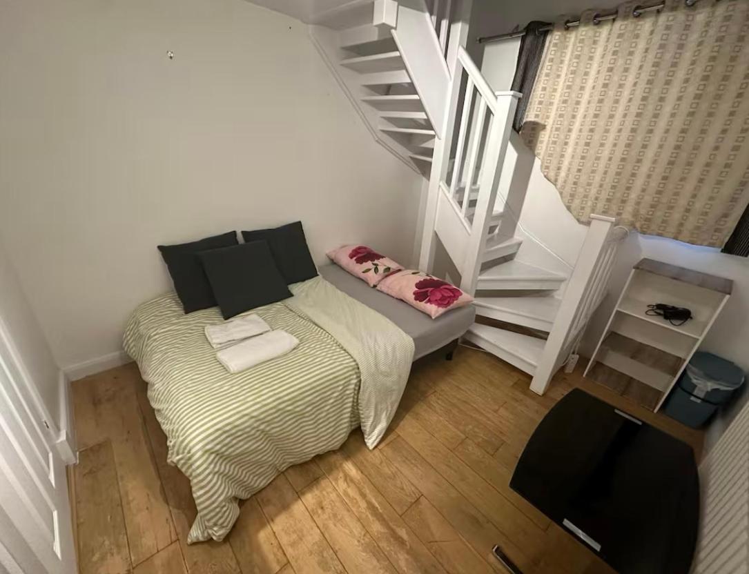 Cozy Rooms Near Central London Exterior photo