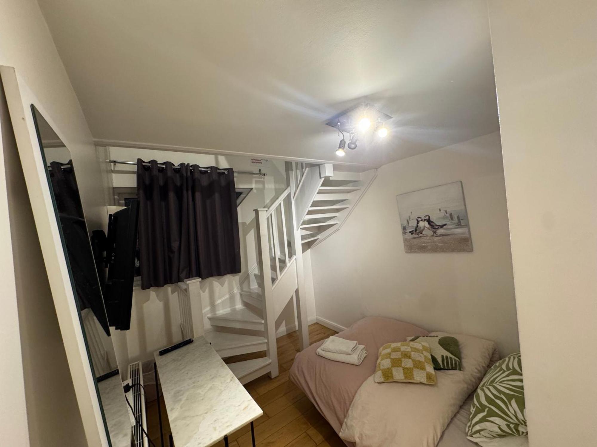 Cozy Rooms Near Central London Exterior photo