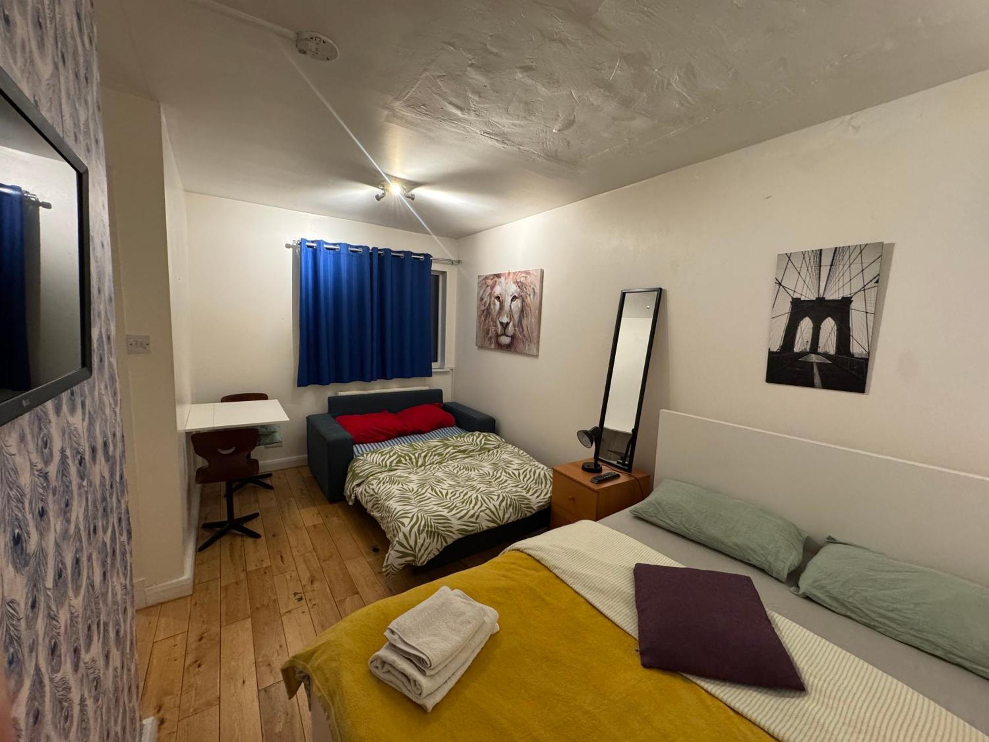 Cozy Rooms Near Central London Exterior photo